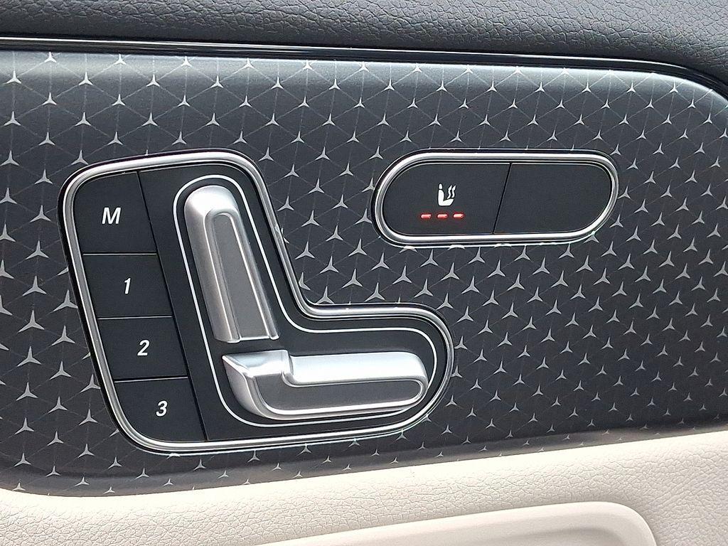 new 2026 Mercedes-Benz GLA 250 car, priced at $45,250