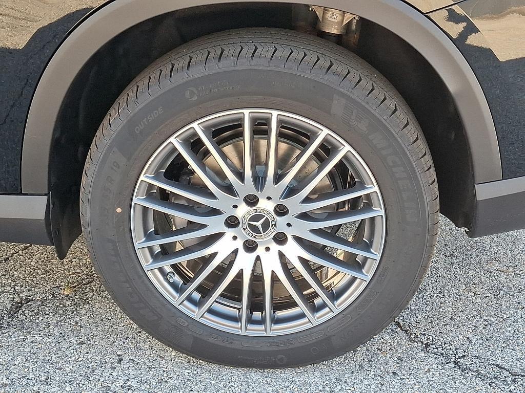 new 2026 Mercedes-Benz GLC 300 car