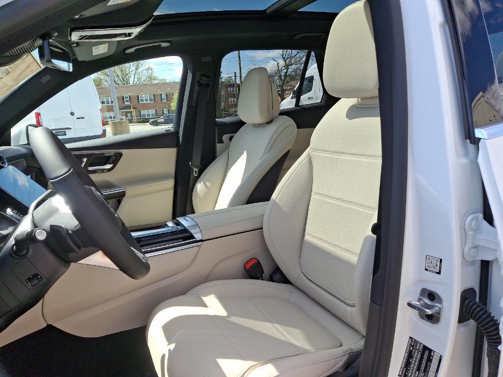 new 2025 Mercedes-Benz GLC 300 car, priced at $54,785