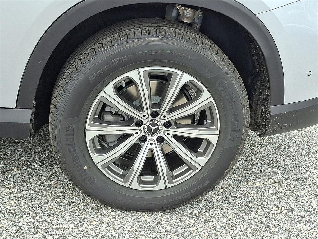 new 2026 Mercedes-Benz GLC 300 car, priced at $57,685