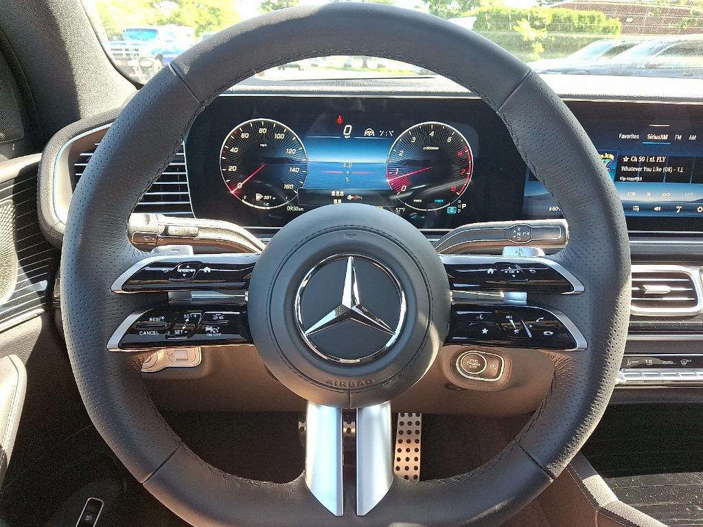 new 2025 Mercedes-Benz GLS 450 car