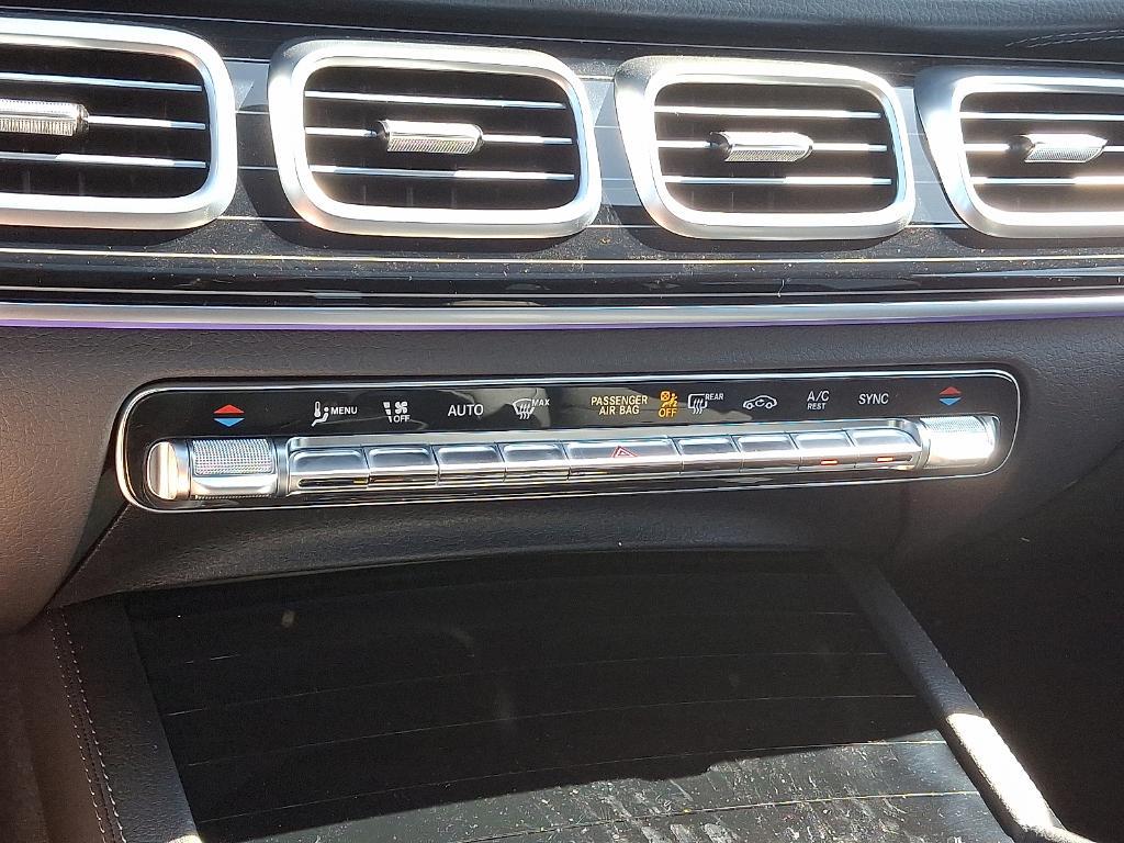 new 2025 Mercedes-Benz GLS 450 car