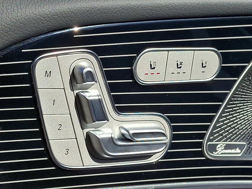 new 2025 Mercedes-Benz GLS 450 car