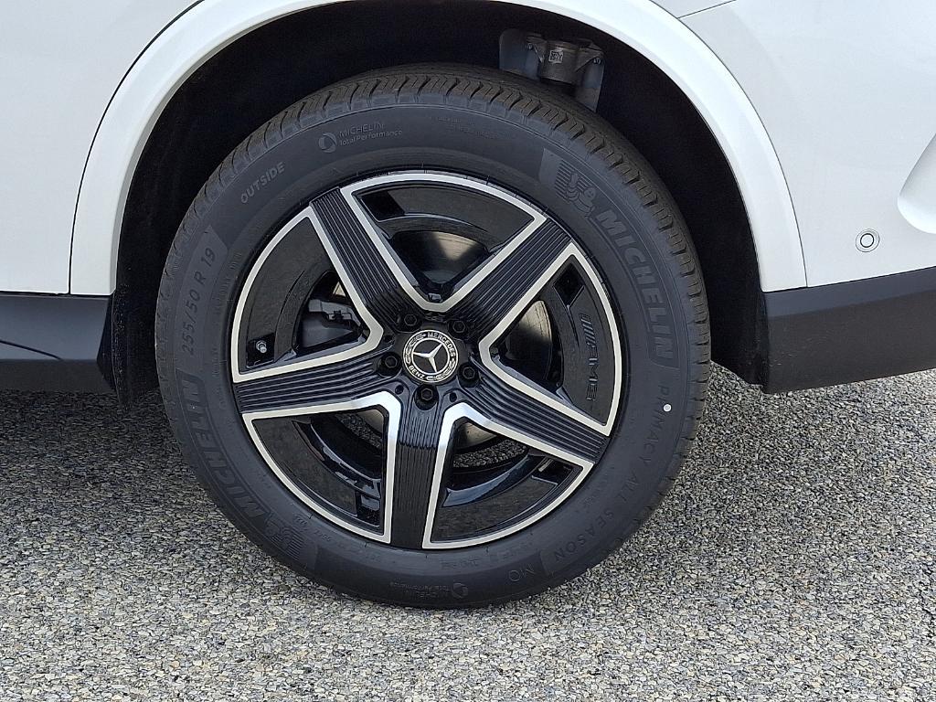 new 2026 Mercedes-Benz GLC 300 car, priced at $58,135
