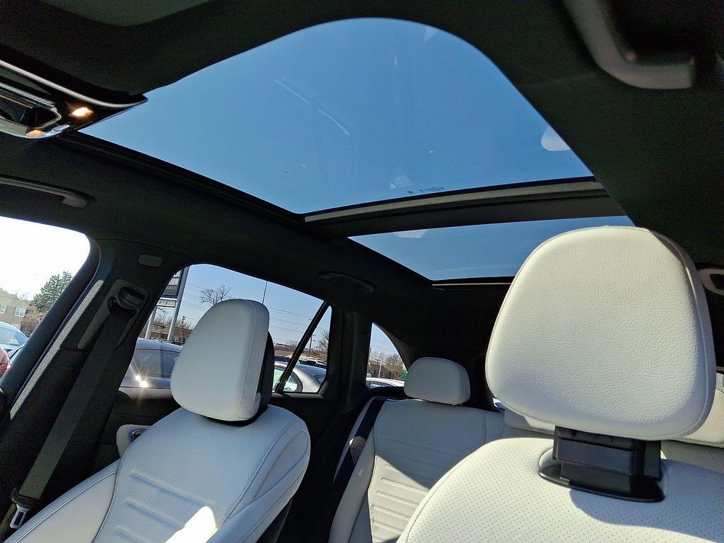 new 2026 Mercedes-Benz GLC 300 car, priced at $60,660