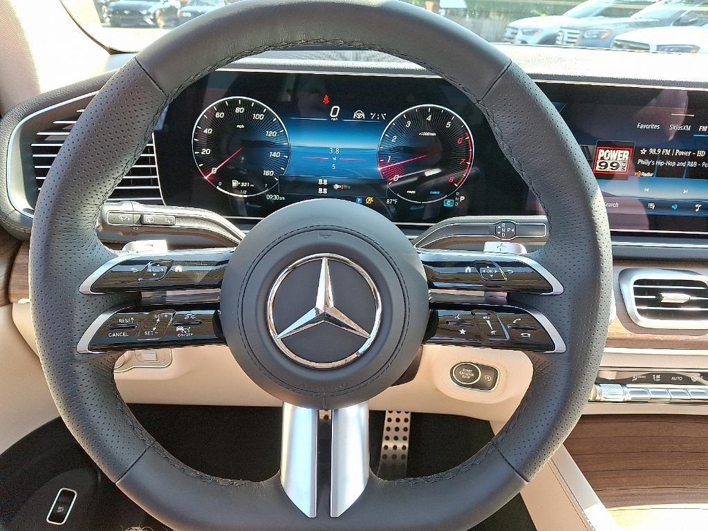 new 2025 Mercedes-Benz GLS 450 car