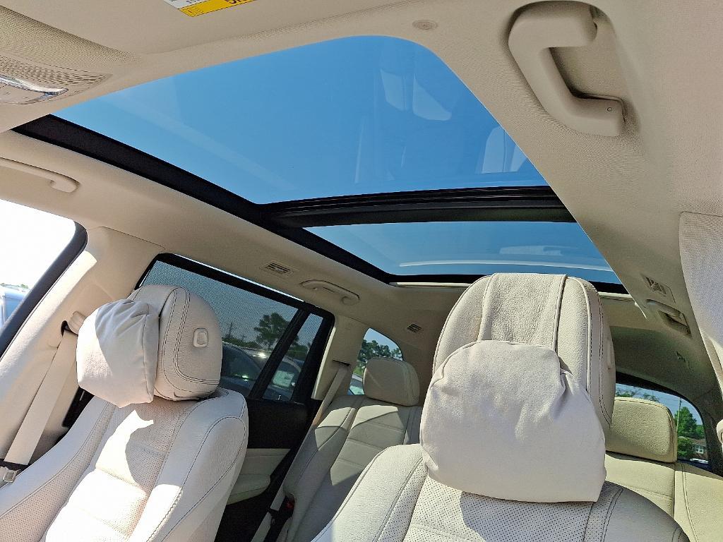 new 2025 Mercedes-Benz GLS 450 car