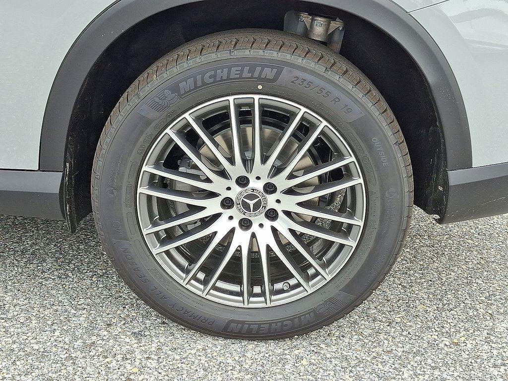 new 2026 Mercedes-Benz GLC 300 car, priced at $58,885