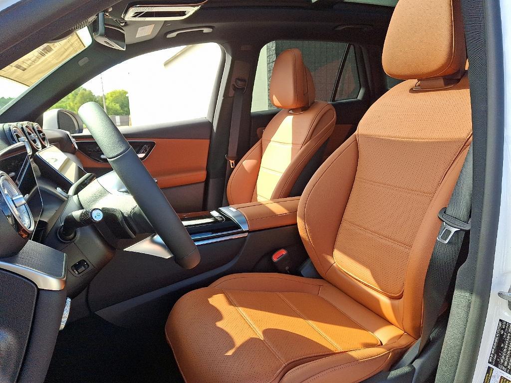 new 2025 Mercedes-Benz GLC 300 car, priced at $56,350