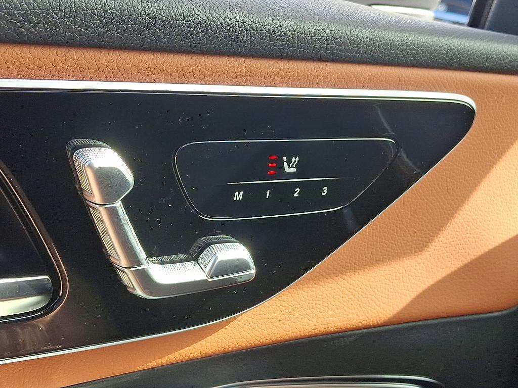 new 2025 Mercedes-Benz GLC 300 car, priced at $56,350