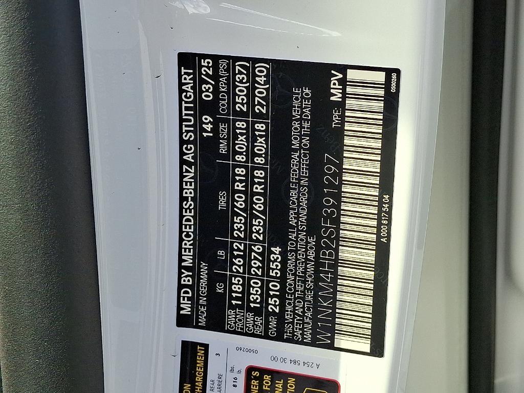 new 2025 Mercedes-Benz GLC 300 car, priced at $56,350