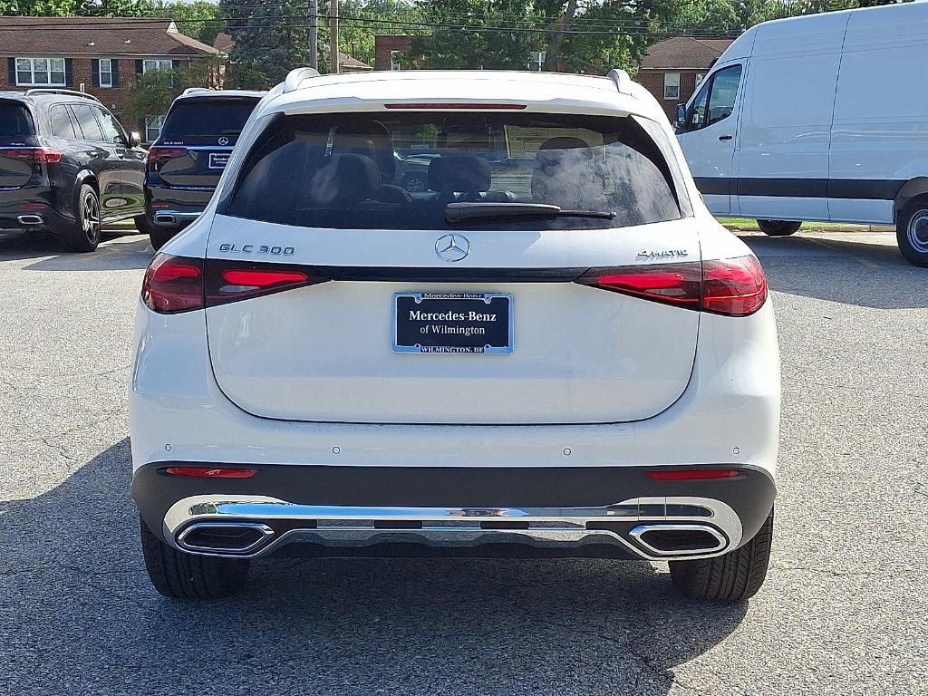 new 2025 Mercedes-Benz GLC 300 car, priced at $56,350