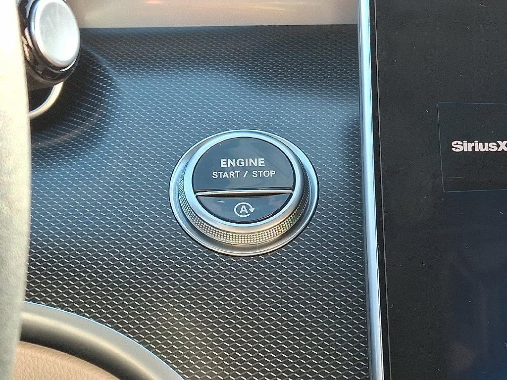 Mercedes-Benz C-Class view 22