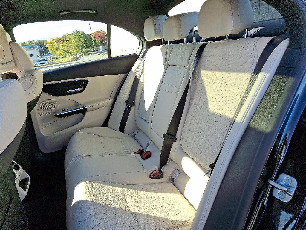 Mercedes-Benz C-Class view 10