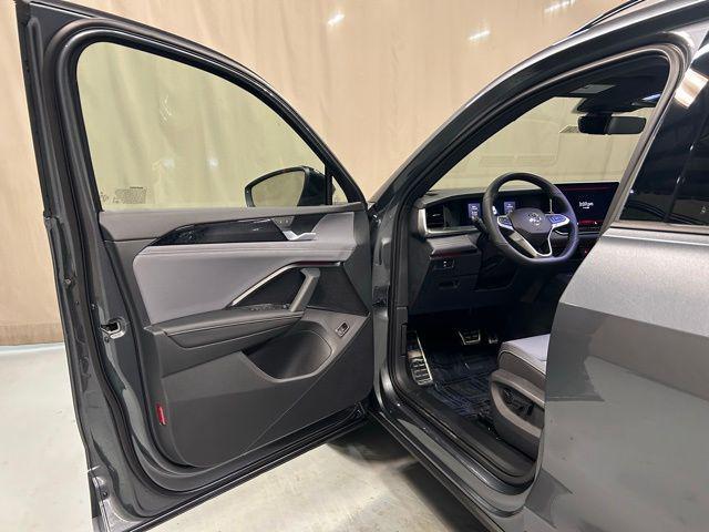 new 2026 Volkswagen Tiguan car, priced at $39,439