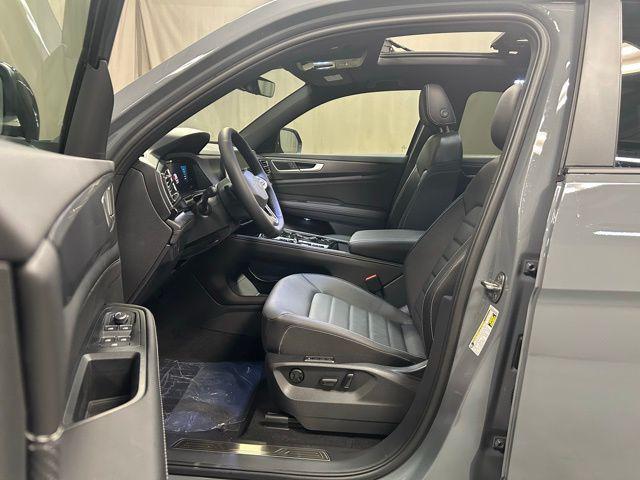 new 2026 Volkswagen Atlas Cross Sport car, priced at $49,801