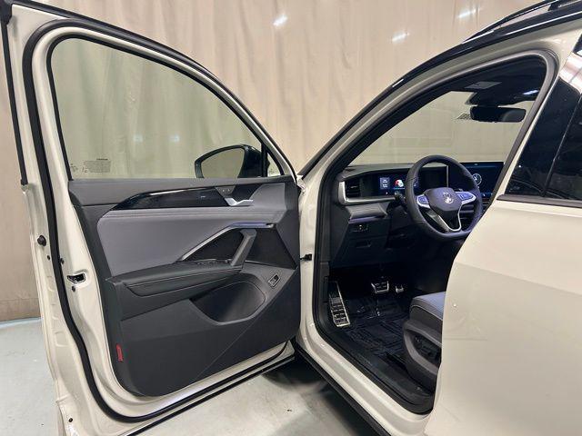 new 2026 Volkswagen Tiguan car, priced at $39,818