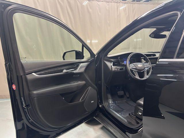 used 2021 Cadillac XT5 car, priced at $19,555