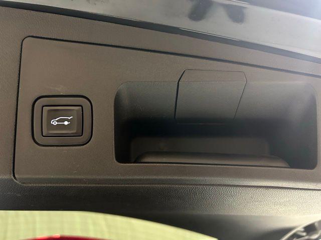 used 2021 Cadillac XT5 car, priced at $19,555