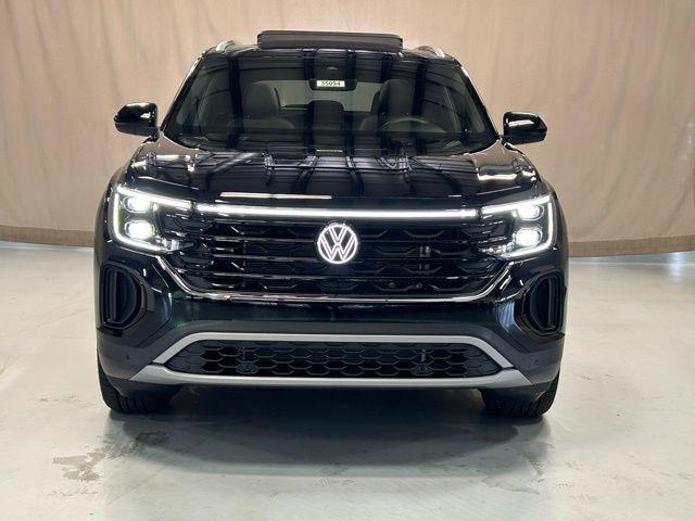 new 2026 Volkswagen Atlas Cross Sport car, priced at $44,906