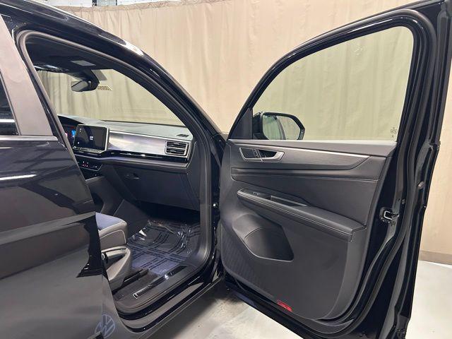 new 2026 Volkswagen Atlas Cross Sport car, priced at $44,906