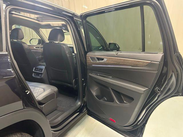 new 2026 Volkswagen Atlas car, priced at $52,801