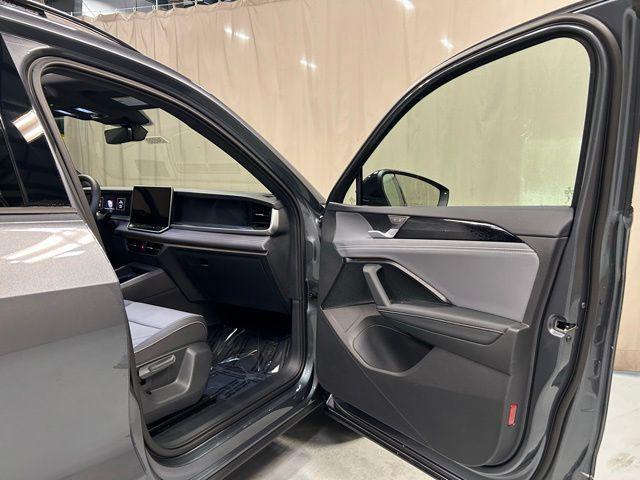 used 2025 Volkswagen Tiguan car, priced at $37,486