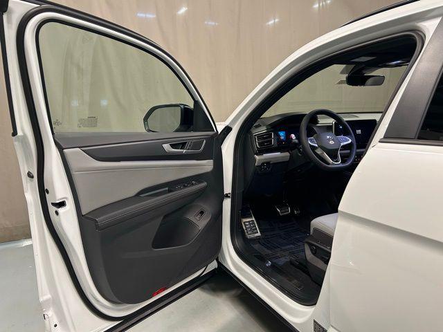 new 2026 Volkswagen Atlas Cross Sport car, priced at $51,188