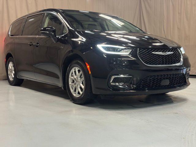 used 2024 Chrysler Pacifica car, priced at $24,630