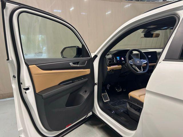 new 2026 Volkswagen Atlas Cross Sport car, priced at $51,188