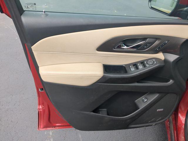 used 2023 Chevrolet Traverse car, priced at $35,318