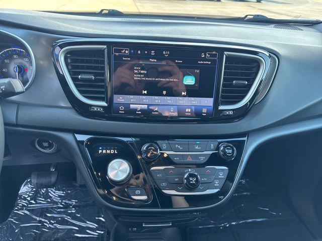 used 2025 Chrysler Pacifica car, priced at $29,664