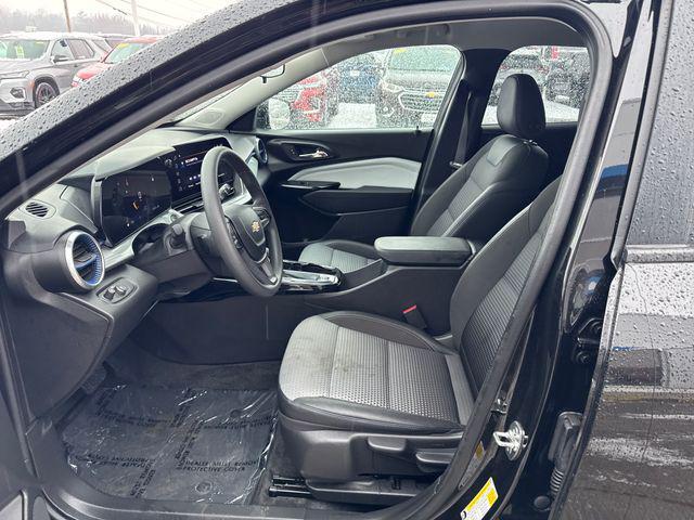 used 2025 Chevrolet Trax car, priced at $19,998