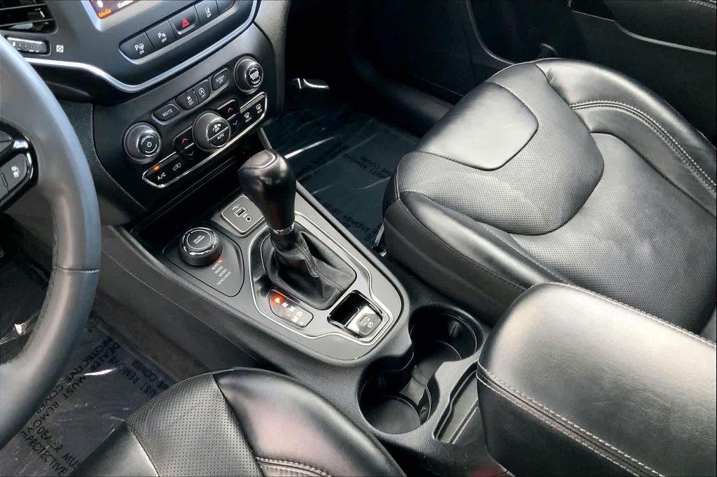 used 2023 Jeep Cherokee car, priced at $20,813