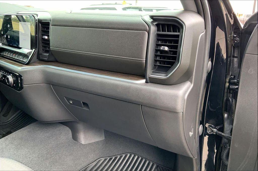 used 2022 Chevrolet Silverado 1500 car, priced at $43,642