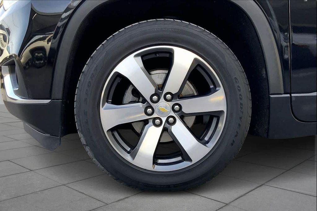 used 2020 Chevrolet Traverse car, priced at $21,463