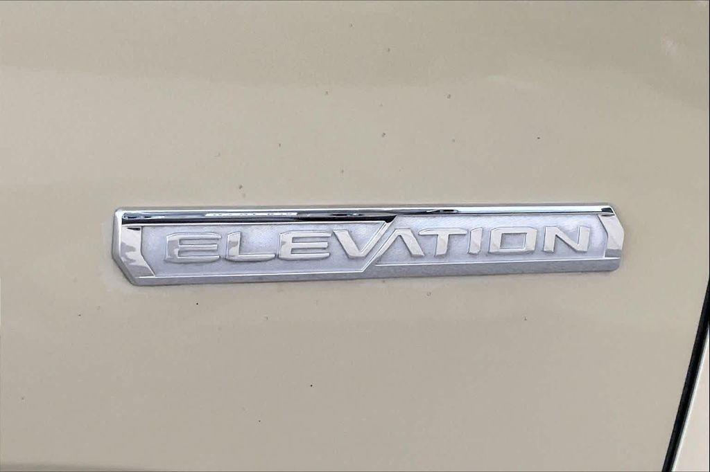 used 2022 GMC Canyon car, priced at $29,207