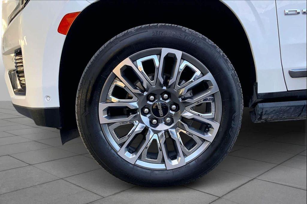 used 2024 GMC Yukon car, priced at $79,982