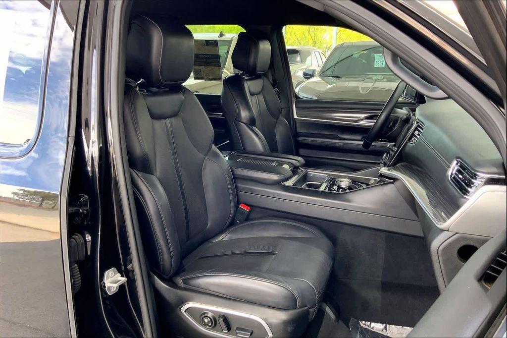 used 2022 Jeep Wagoneer car, priced at $33,972
