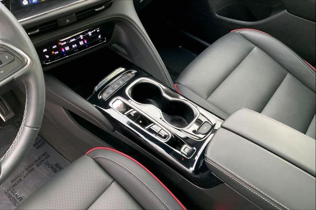 used 2023 Buick Envision car, priced at $25,592