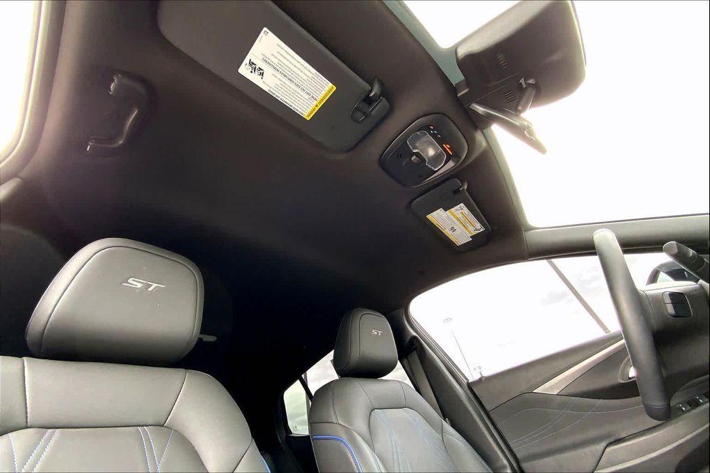 used 2025 Buick Envista car, priced at $26,418