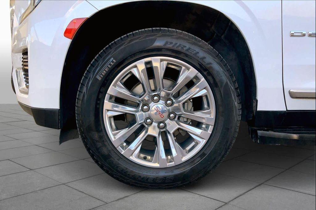 used 2021 GMC Yukon XL car, priced at $49,982