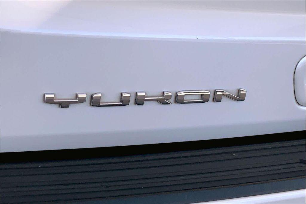 used 2021 GMC Yukon XL car, priced at $49,982
