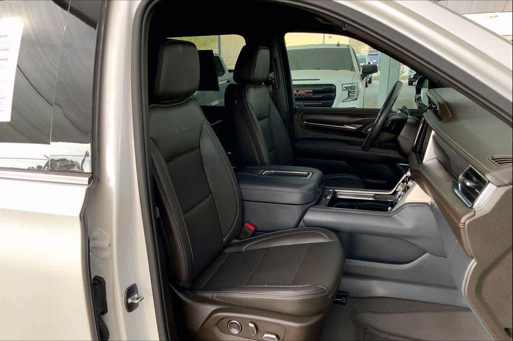 used 2023 GMC Yukon XL car, priced at $61,690