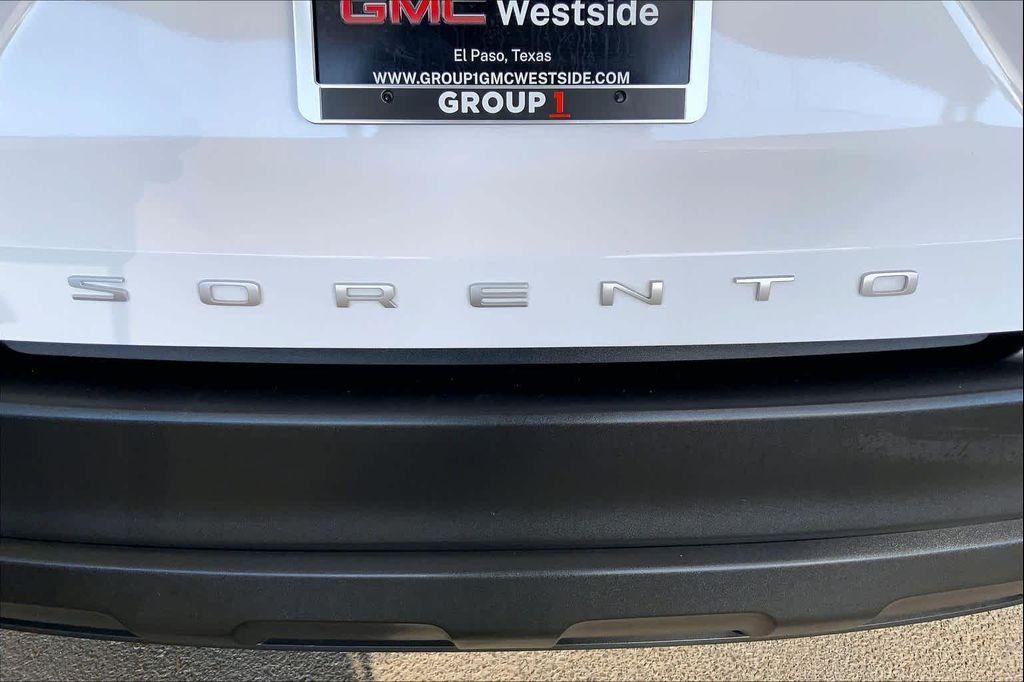 used 2022 Kia Sorento car, priced at $22,933