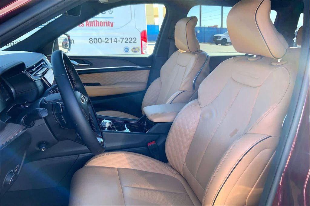 used 2025 Jeep Grand Cherokee L car, priced at $53,982