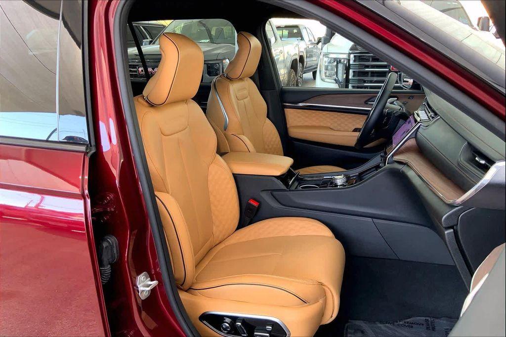 used 2025 Jeep Grand Cherokee L car, priced at $53,982