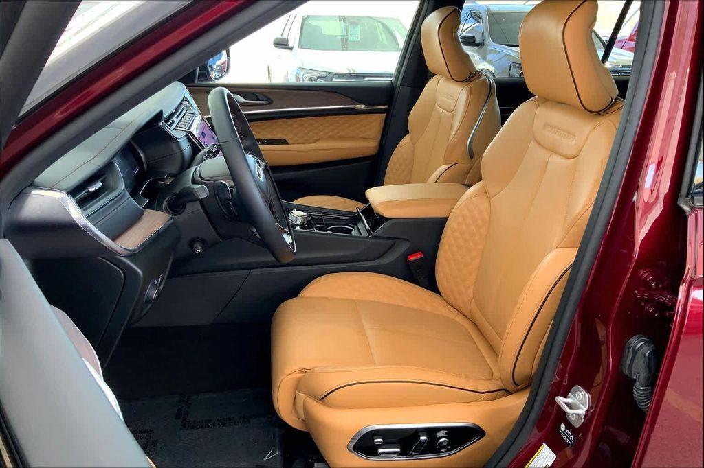 used 2025 Jeep Grand Cherokee L car, priced at $53,982