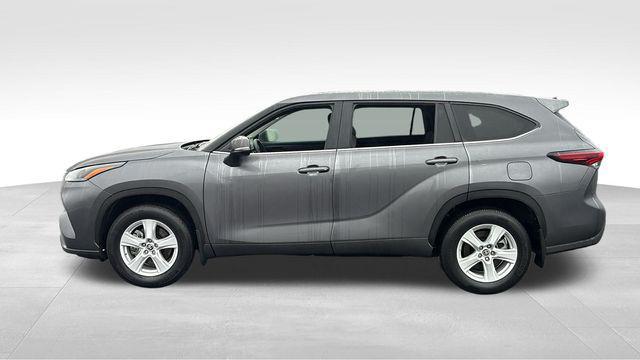 used 2025 Toyota Highlander car, priced at $35,750