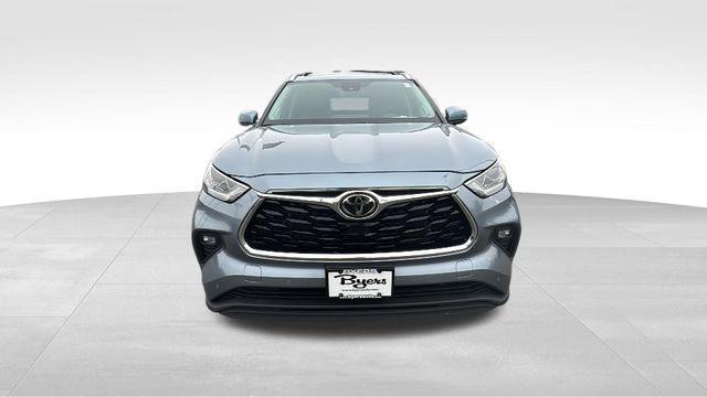 used 2023 Toyota Highlander car, priced at $31,500